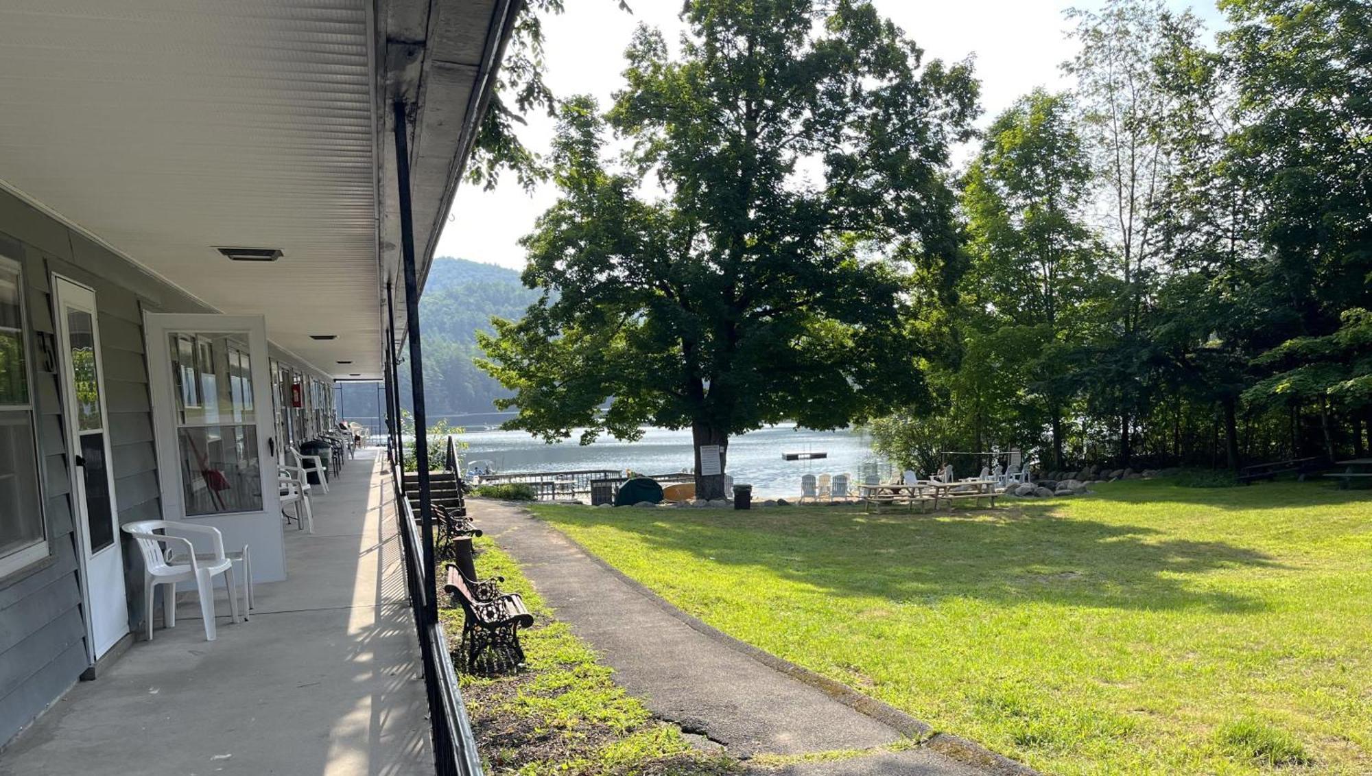 Motel Luzerne Lake Luzerne Buitenkant foto